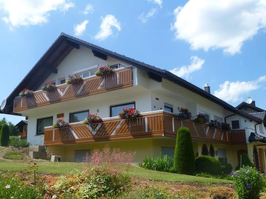 Moderne Ferienwohnung - Neu Renoviert - Ruhige Lage Waldachtal Exteriör bild